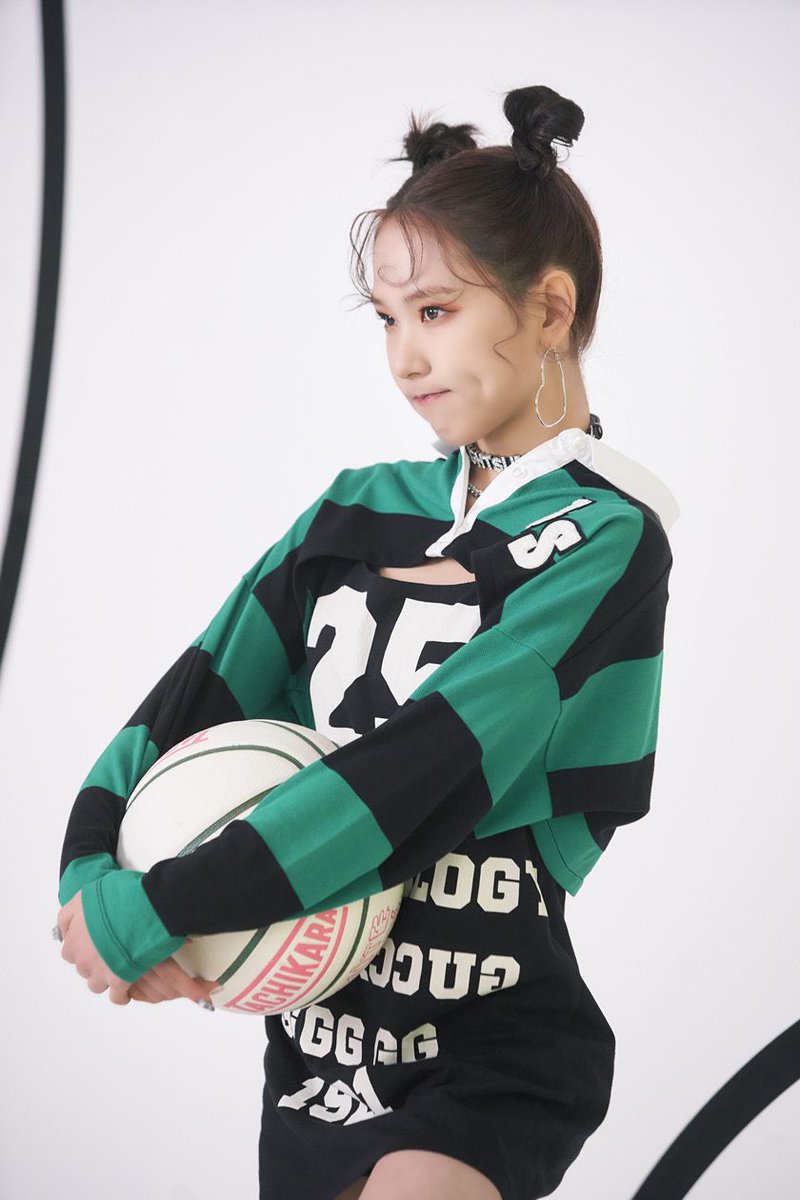 huiyeonpics's tweet photo. into the light jacket shooting behind ⓒ genie

#LIGHTSUM #라잇썸
#휘연 #HUIYEON
#フィヨン #徽姸 https://t.co/jc4JnmHuse