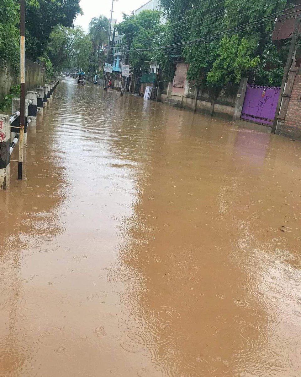 KrDhurzati's tweet photo. Visuals from various parts of Assam after an hour of rainfall, still AHSEC wants the students to sit in the examinations in this circumstances.
@NSUIAssam @aboyobbhuyan 
#cancelhs1styearexams2022 https://t.co/tVMGJ3hCrv