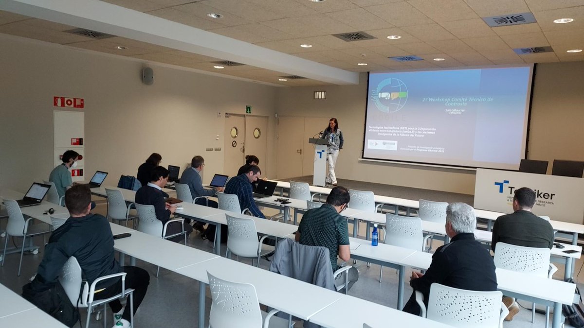 diazdezugazua's tweet photo. Puesta en escena ante las empresas del comité técnico de contraste de #COGILE Simulación interactiva, agentes conversacionales, sobrecarga cognitiva, interfaces naturales persona-máquina... Tecnologías de apoyo al trabajador 4.0 para su formación y trabajo. Proyecto #Elkartek https://t.co/kemEgaRIE4