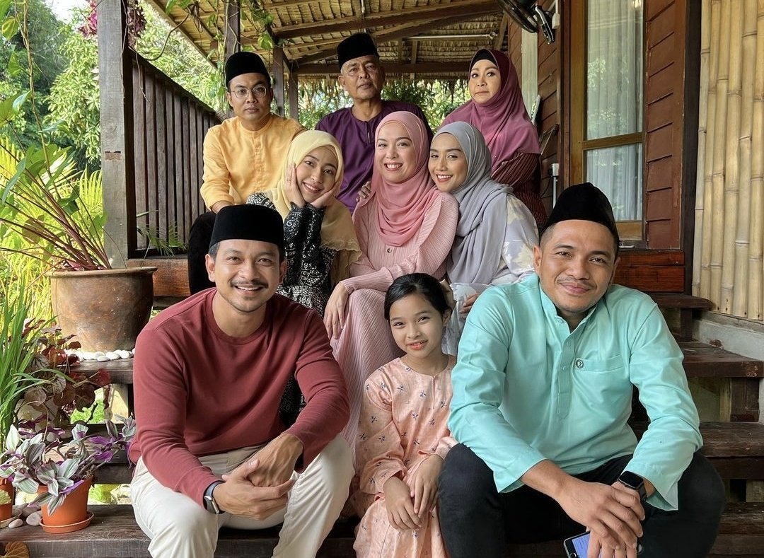 mintvchclate's tweet photo. I miss this family so much😭✊🏻#7harimencintaiku3 https://t.co/luDK5ZgppI