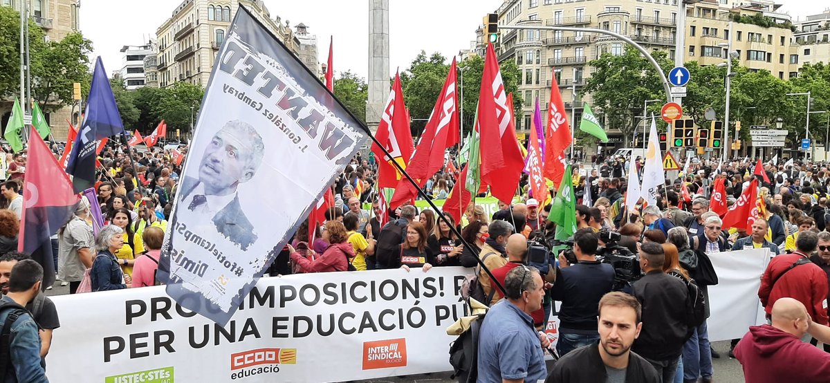 Els Jardinets de Gràcia en aquests moments. Inici de la concentració de docents #VagaEducació