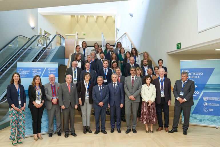 👏AAC regions adopting:

A Pledge for a Clean Atlantic Ocean calling for collaborative initiatives to ↗️ marine litter prevention &amp; reduction 

Political declaration to ↗️ joint work between EU institutions, national gvts. &amp; regions for a blue &amp; green transition of the Atlantic