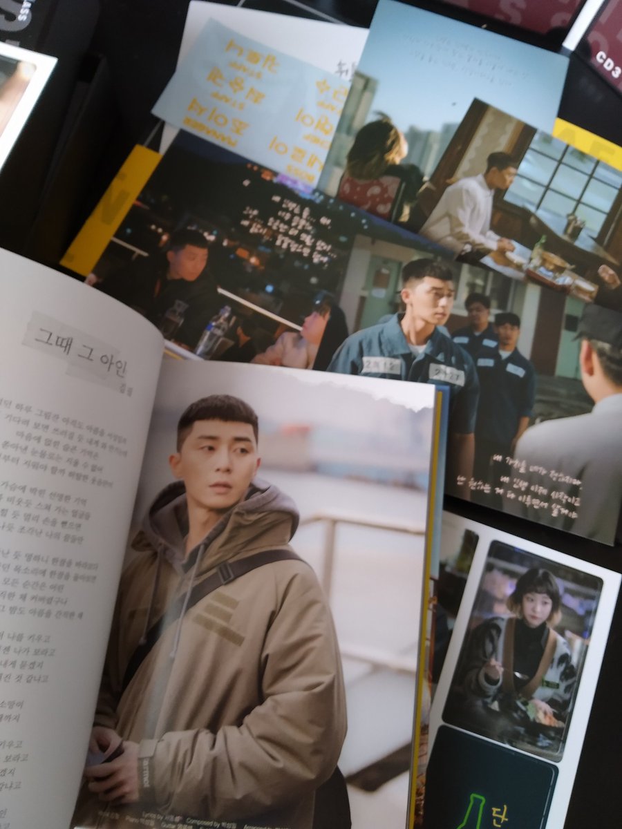 EmyFrenchArrow's tweet photo. Série un poil surcôtée mais j'avais bien aimé
Mais c'est une de mes OST fav #itaweonclass
(Ouais pour avoir le badge, je suis Ok pour la promotion canapé avec Boss Seo joon 😅😁) https://t.co/s6KU9sF3Zu