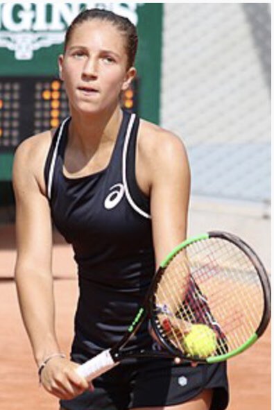 ALBF_podcast's tweet photo. On y pense avec beaucoup de fierté… (qu’à seulement 19 ans, la jeune française Diane Parry a réalisé un exploit ce lundi 23 mai en s’imposant à Roland Garros face à la numéro 2 mondiale et grande tenante du titre Barbora Krejcikova. C’est ça la France qu’on aime 🇫🇷🥇) https://t.co/uEdwbO9RGf