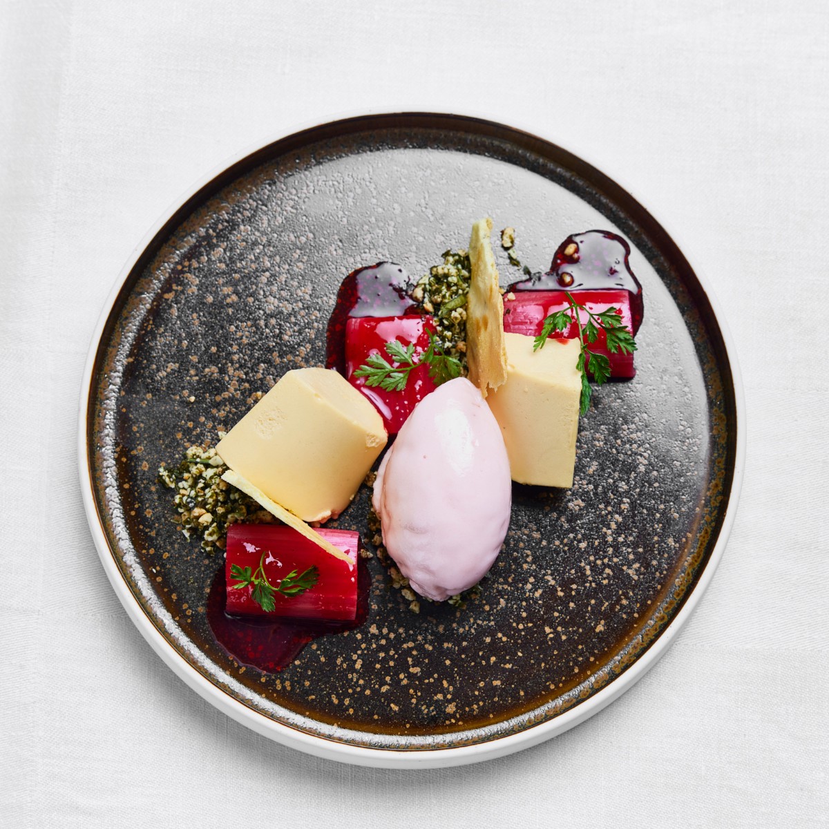 We are proud to announce the launch of a brand-new #menu at Kysten, our five-course fine-dining restaurant🍴 Our chefs at Kysten work closely with suppliers to ensure that the ingredients we use help to protect local ecosystems. 
How excited are you to taste our new menu? 😋