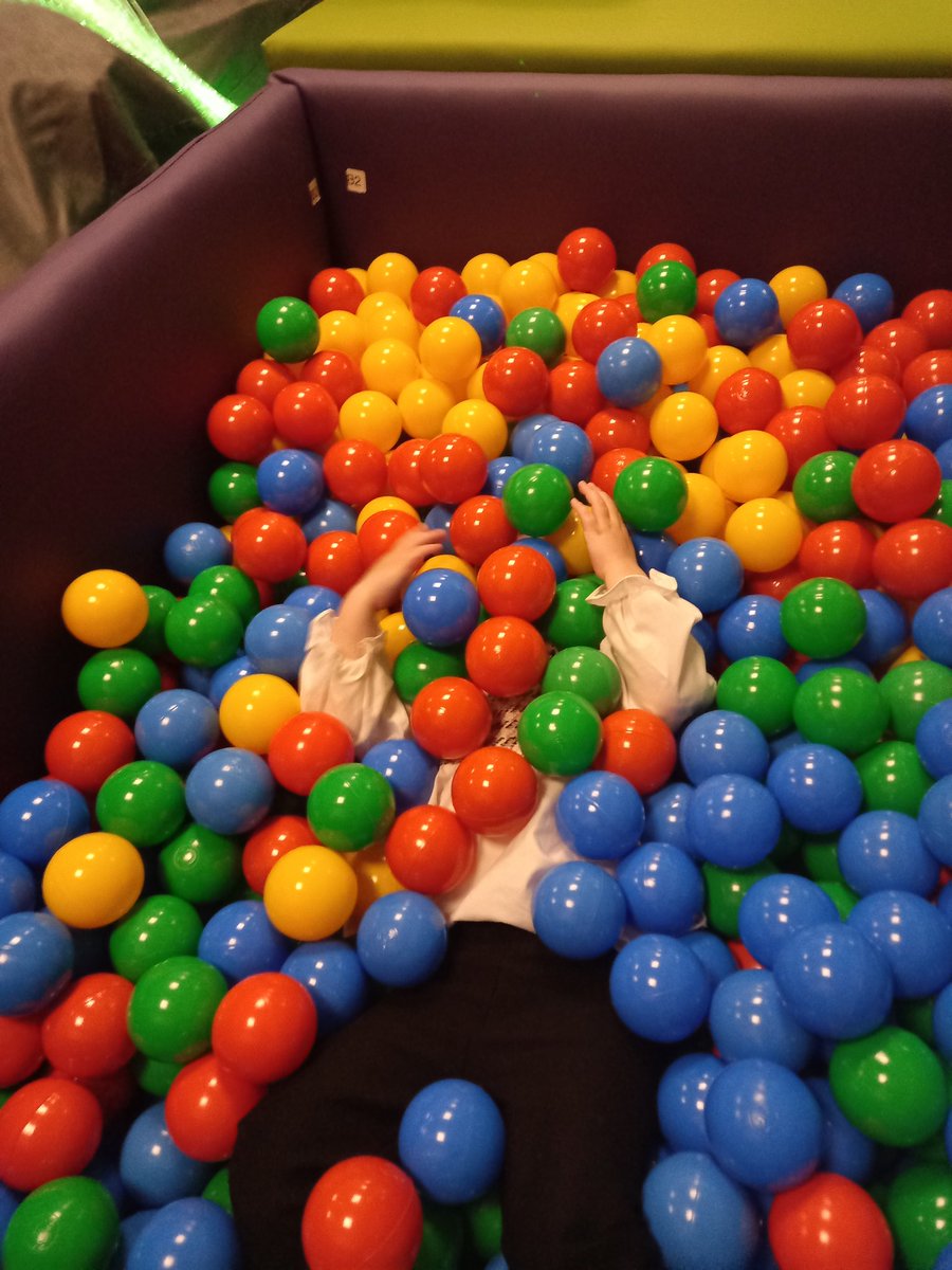 SouthsideCFC's tweet photo. Check out our new Sensory Room! The children have been getting really familiar with the new space, using the resource to express themselves and to relax. 
This room is going to make such a positive contribution to our service!
@tusla @LimChildcare @LimerickCouncil 
#Sensoryroom https://t.co/EtQZ2s3X7U
