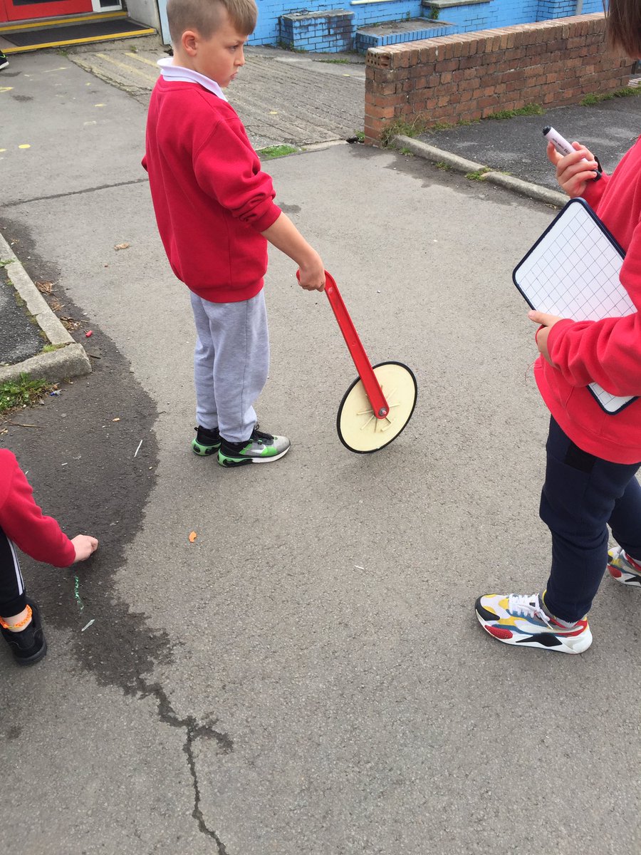 Gwyrosydd2016's tweet photo. Area and Perimeter outdoor learning...#gspnum https://t.co/dqtb4P6Nit