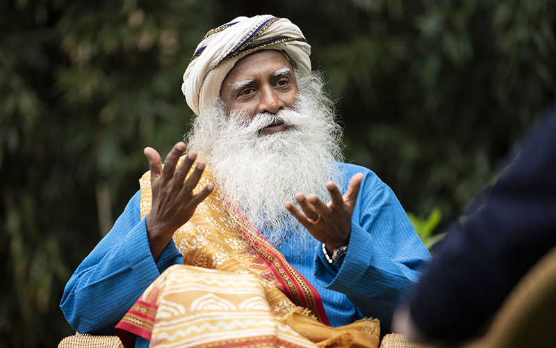 SadhguruJV's tweet photo. When someone else can make you happy or unhappy, is it not the worst kind of slavery. To know that the source of all human experience is within is liberation. #SadhguruQuotes https://t.co/0ZvMQfgFZd