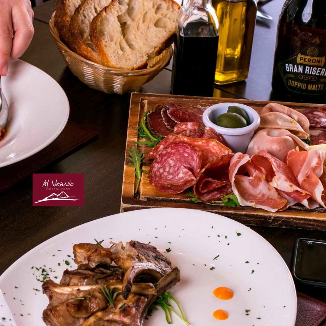Al Vesuvio Pizzeria tweet media