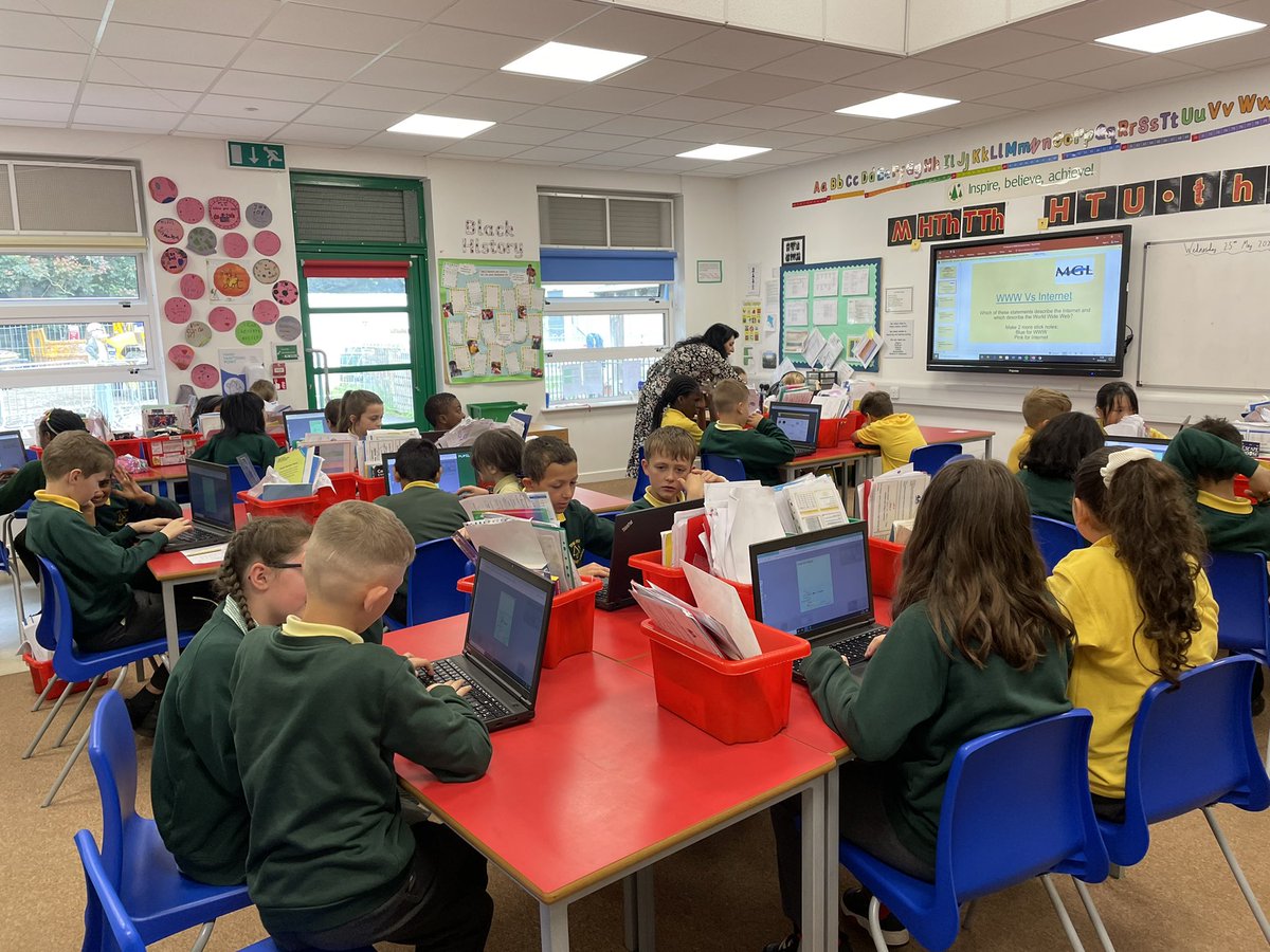firsprimarysale's tweet photo. What is the difference between the Internet and the World Wide Web? #Year5JB are finding out with @donna_mgl this morning 💻 #FirsICT https://t.co/3FzJ0ZyoDy