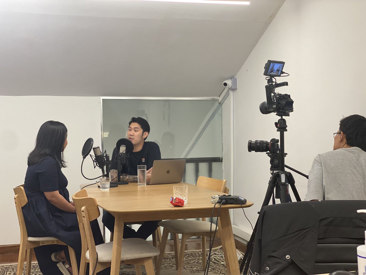 blockhead_co's tweet image. Some exciting things happening right now at Blockhead HQ with @claracxw from @NFTAsiaOfficial… watch this space… #blockcast