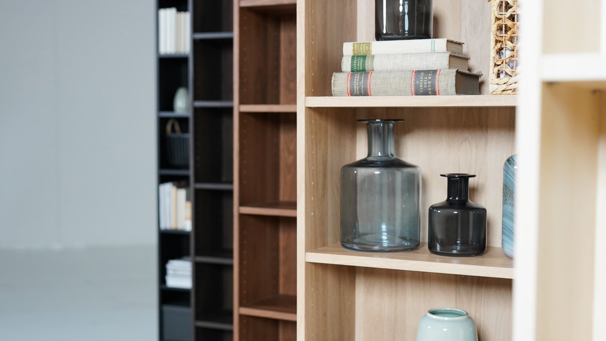 IKEA lanceert een make-over van de bekende BILLY boekenkast. Met de make-over van deze icoon zet IKEA een volgende stap om de circulaire mogelijkheden van producten te vergroten. 
interieurinspiratie.nl/ikea-geeft-ico…