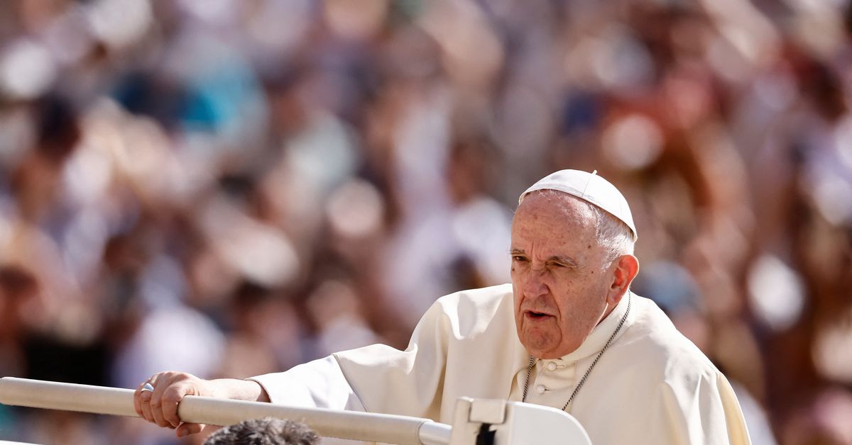 Reuters's tweet photo. Pope 'heartbroken' by Texas school shooting, calls for gun control https://t.co/Y7M9CWH7gE https://t.co/H83TePV5gu