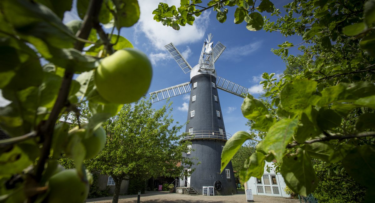 We're looking for travel and lifestyle bloggers to visit the #Lincolnshire Wolds and Coast this year! Packed itineraries and accommodation are available. 🏡☀️

Get in touch if you fancy a trip or want more info. DMs are open!📫

 #bloggerswanted #prrequest #journorequest