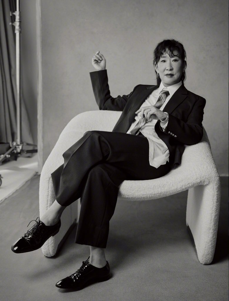 KillingEveNews's tweet photo. Sandra Oh for @THR Emmy RoundTable. https://t.co/r6PYYRiizW