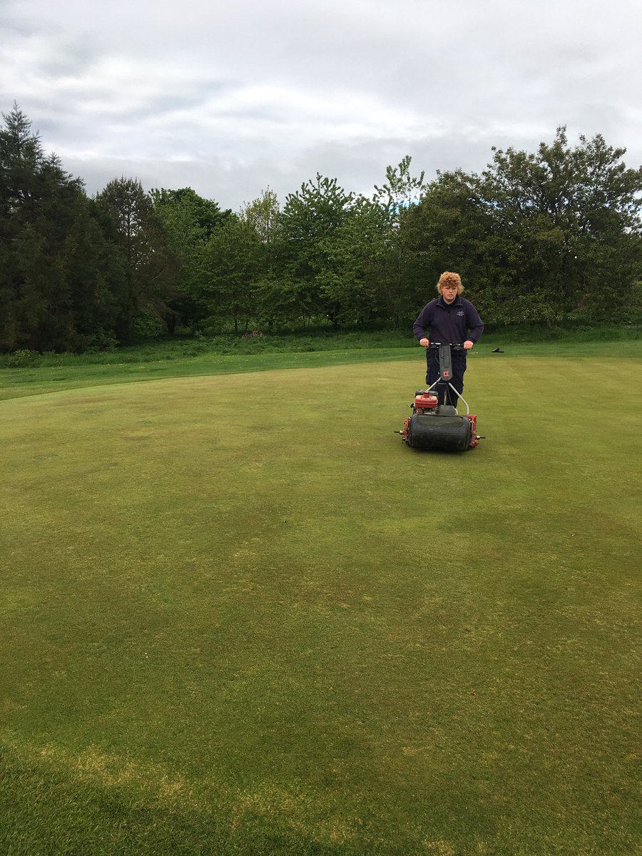 GreenkeeperJon's tweet photo. Funny how a breakdown on the greens machine turns into an opportunity for team training. Three new lads trained up to cut greens by hand this week. It was Harry’s turn today our apprentice @AlnwickGolf and have to say he did a great job. 👍🏻 https://t.co/WqOGMXHnEn