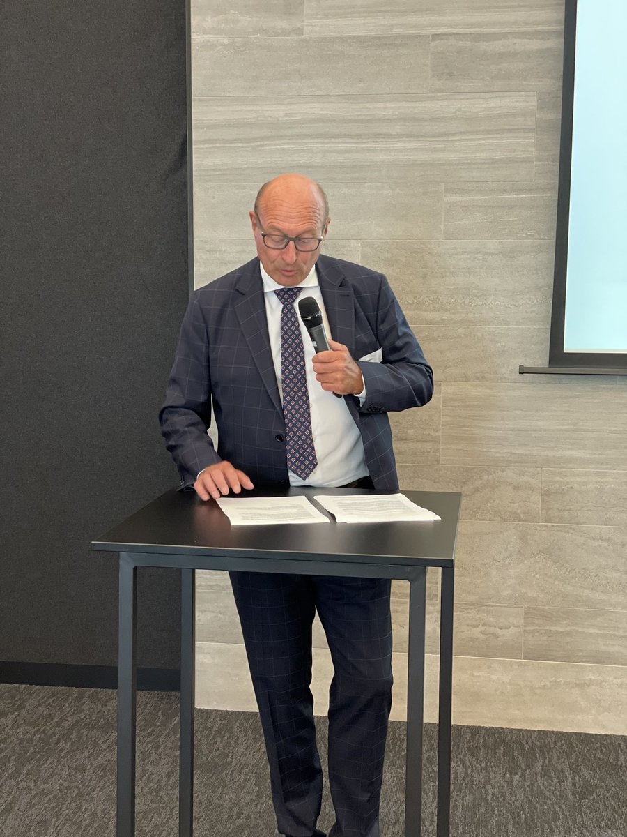 “West-Vlaanderen is een prachtige provincie met heel wat opportuniteiten. Er ligt veel werk op de plank. Laat ons die samen aanpakken als één front. Samen, wij West-Vlamingen”, sluit Jef Maeseele af.
<a href="/VokaWVL/">Voka West-Vlaanderen</a> 
#WijZijnWestVlaanderen