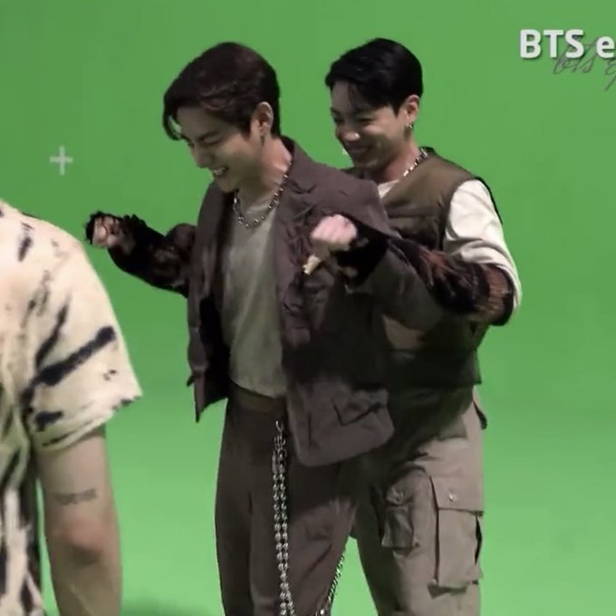 ต้องเอ็นดูขนาดไหนอ่ะดูรอยยิ้มพี่จองกุกดิยิ้มจนตาปิด https://t.co/F4sbWdYtgC<a href="/tag/getwellsoontaehyung"class="tags"><span>#getwellsoontaehyung</span></a>