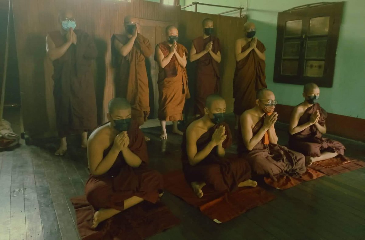 BluemoonAngel2's tweet photo. Monks from Sangha Union of Mandalay demand for an immediate end to all of Burma's suffering. They also performed sermons &amp; prayed for federal democracy's development.  #Chevron_StopSponsoringJunta #2022May25Coup #WhatsHappeningInMyanmar https://t.co/KTDt7ZVqMN