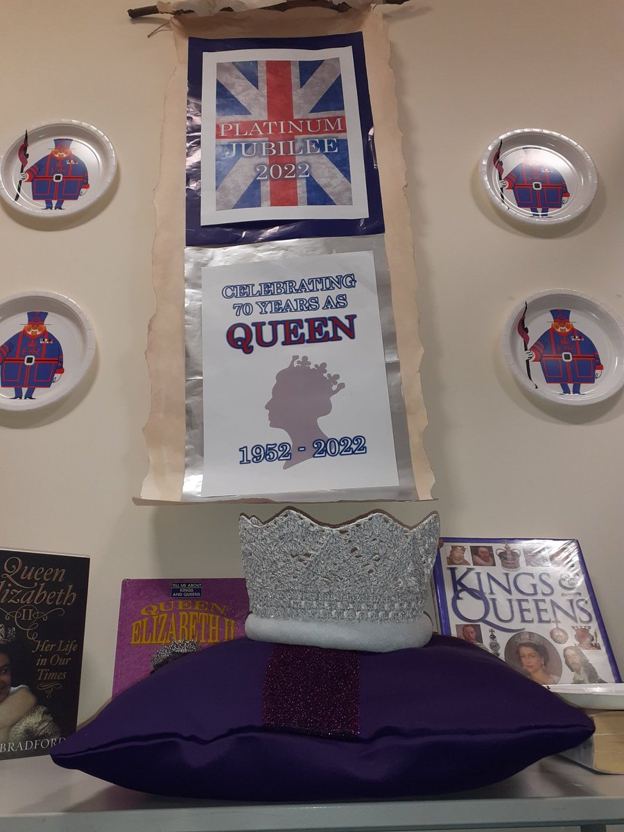 WEaling_Library's tweet photo. We're celebrating #PlatinumJubilee and the #BigJubileeRead! Come in to check out our amazing crown fit for a queen, made by our friends 'Purls and Needles' knitting club- thank you Joanna!

Next knitting sessions are 16/6 and 30/6, beginners welcome! https://t.co/zrmvrcxWCu
