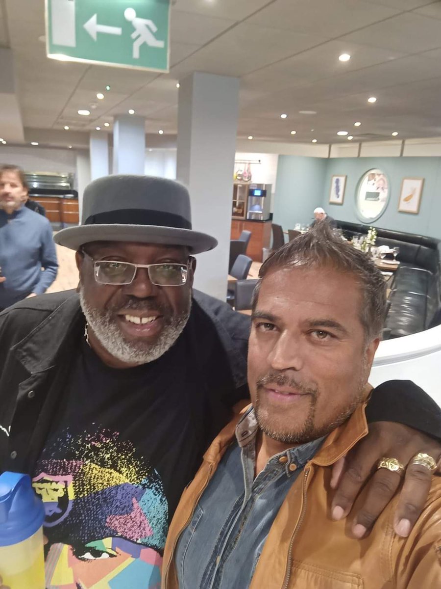 iamCharCharles's tweet photo. Last night we gathered at the Holiday Inn to celebrate the release of mt book and to raise awareness for the cause behind it. 🥳
with musical performances by friends of Harmony and a buffet beautifully catered by @sushmasnacks 🥰
Thank you to all who came along💙🥰 https://t.co/YEU0pt2QS0