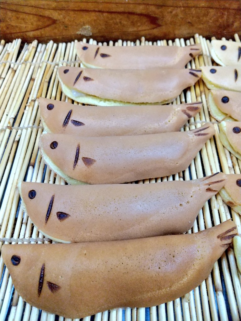 紅谷 夏の和菓子 若鮎 始まりました 可愛いお魚になるよう がんばります 和菓子 八幡山 T Co 24hn3rslry Twitter