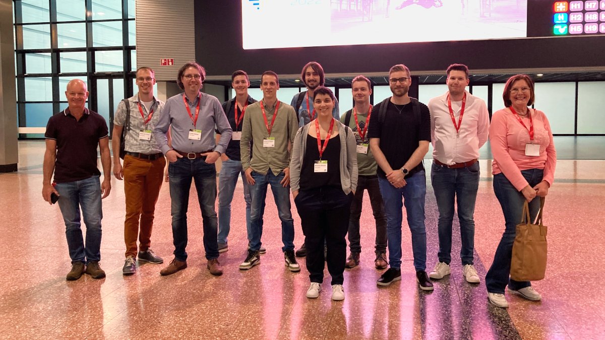 ebmpapst_EHC's tweet photo. Last week several colleagues visited the @VSKbeurs. It was very interesting to actually see projects we are working on (like #districtheating and #heatpumps), but also to share knowledge and exchange valuable ideas with our customers!😊
#vsk2022 #ebmpapst #engineeringabetterlife https://t.co/vG9lPfPWNn