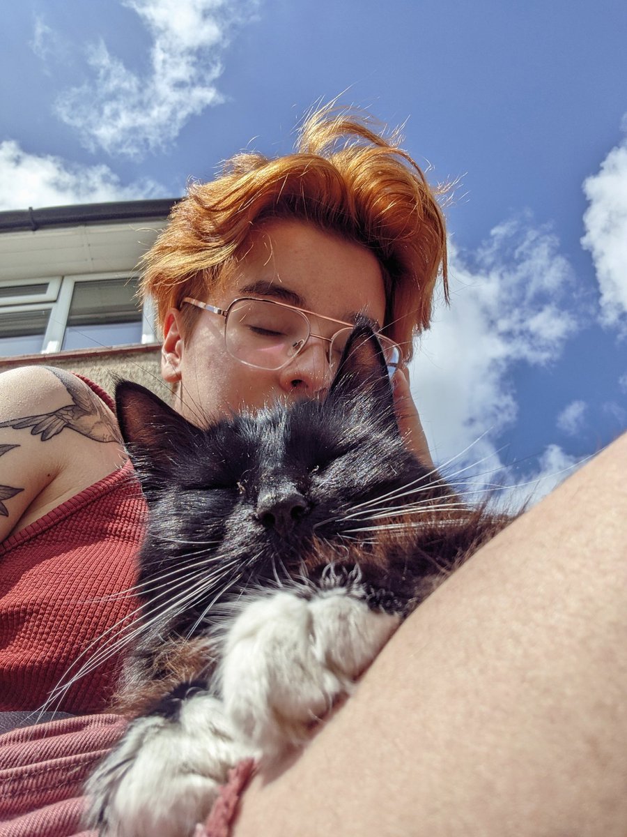 SkyeTheCloud's tweet photo. A they/them with their bby ✨💛 https://t.co/H2Cvd2iEd4