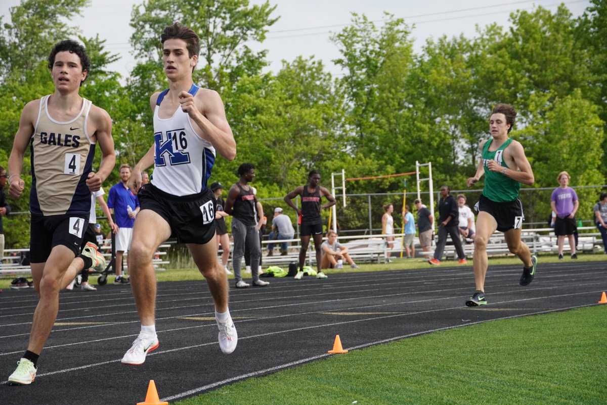 theworthington2's tweet photo. Supporting you today @Kilbournetrack 4x800relayteam of AJ,Ryan,Mitchell,and Steven! It’s been FUN watching your steady ⬆️ this season. We are confident you’ll give it your all @ Regionals. Ranked 7th going in; top 4 advance to State meet. @WKHSWolves @wcsdistrict #itsworthit https://t.co/PO55w4LA2J