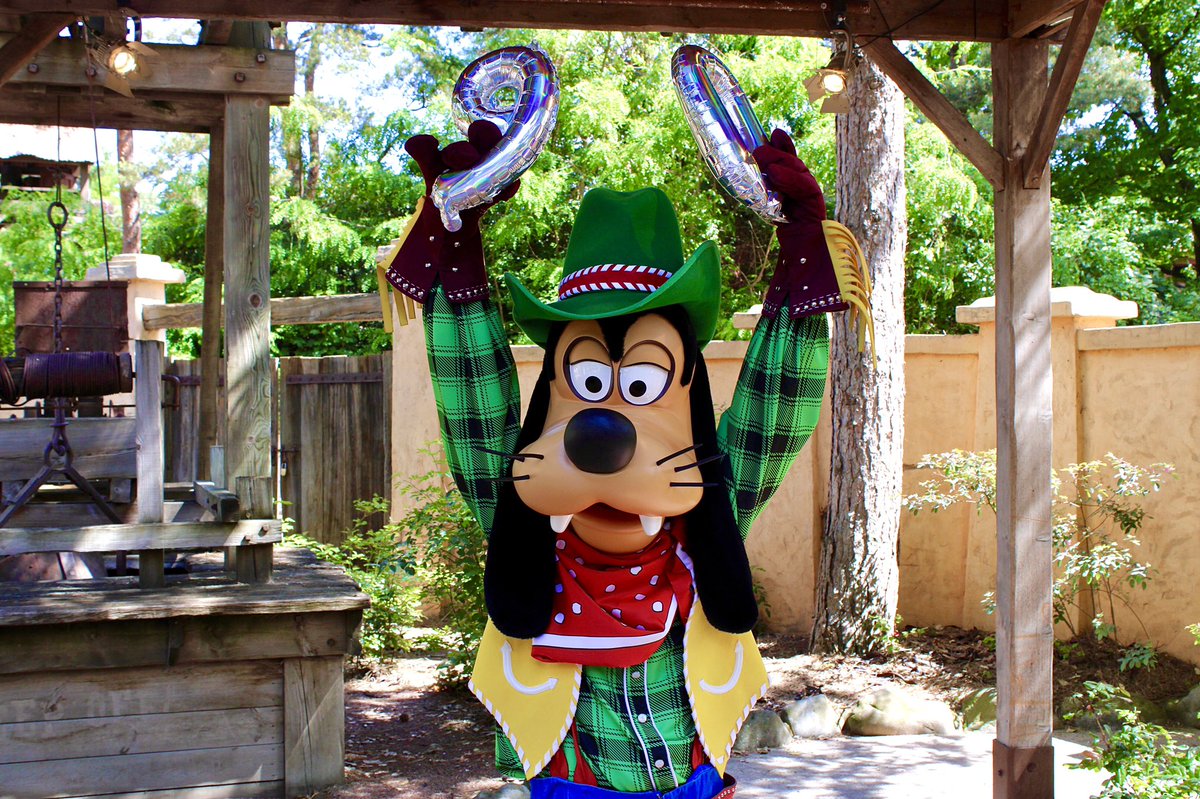 GoofClub92's tweet photo. 🥳 💖 HAPPY BIRTHDAY GOOFY! #Goofy90 #DisneylandParis30 https://t.co/xSkjB6WgFn