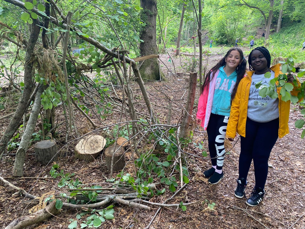 SunnyhillSW16's tweet photo. Shelter building at Fryland's Wood #scouting #notcamping @SunnyhillSW16 #adventure #outdoorlearning https://t.co/dZPfldVFj2