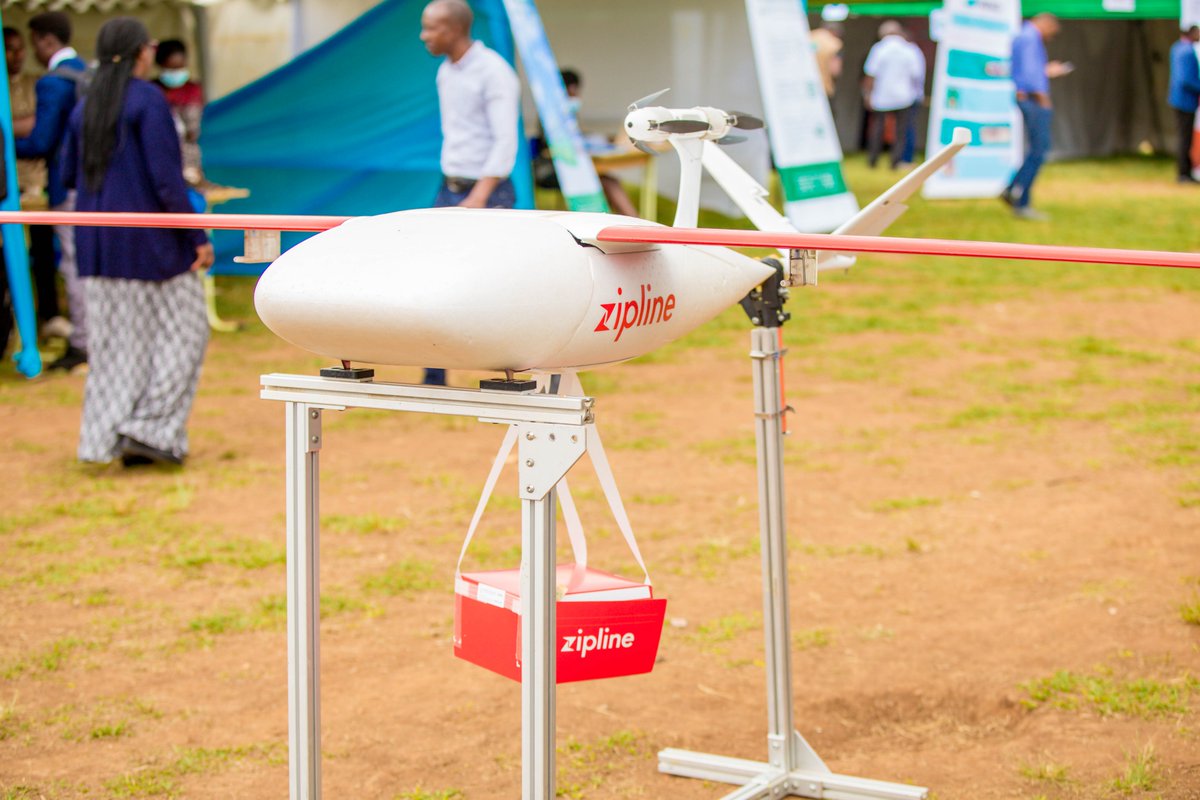 UnitedForHealt1's tweet photo. Just in: We are extremely honored to be with @ZiplineRwanda @zipline at the CAREER EXHIBITION #UnitedForHealthDay which is taking place at @UR_CMHS  with participation of other exhibitors in the field of #HealthSystems where they are exhibiting us on how they utilize #drone . https://t.co/eYT2MD5yYr