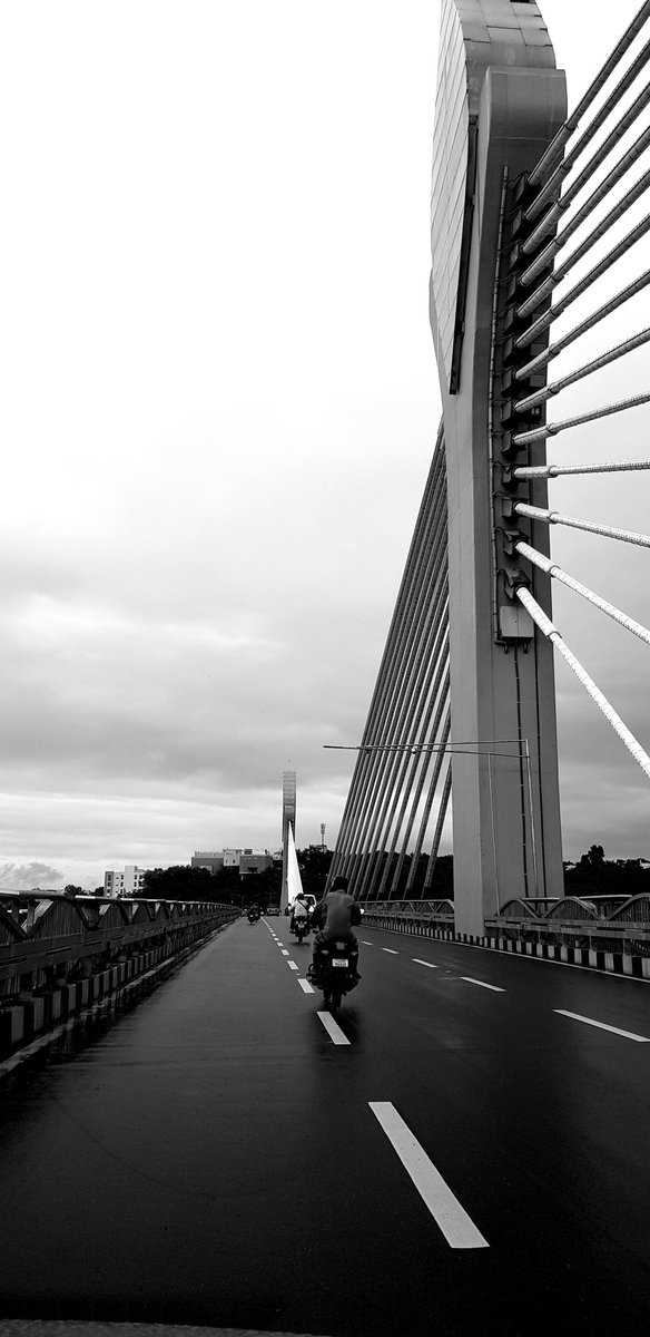 #Hyderabad Awaiting #Monsoon 🌧️

📸: <a href="/iamsowmya18/">iamsowmya</a>
