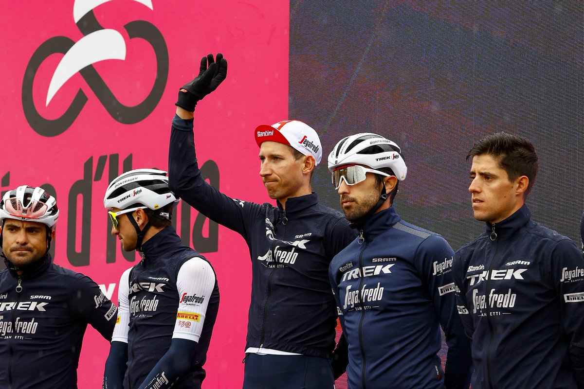 LidlTrek's tweet photo. Stage 17 has started 👊
#Giro ⛰ #GiroDItalia https://t.co/CCT8oNC8T8
