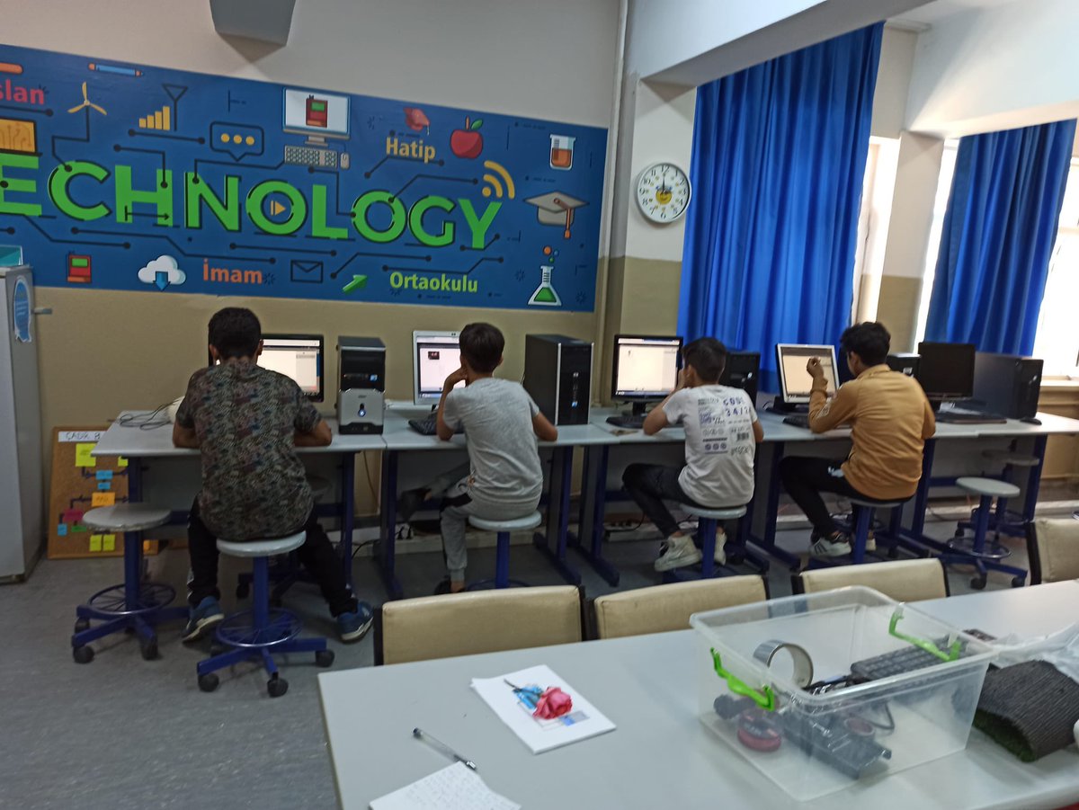 Piktes kapsamında EBA platformu aracılığıyla düzenlenen Yabancı Uyruklu Öğrencilere Yönelik Çevrim içi Arapça Dil Sınavı okulumuz 8. Sınıf ogrencileriyle uygulanmıştır. <a href="/EyupsultanMem/">Eyüpsultan İlçe Millî Eğitim Müdürlüğü</a>