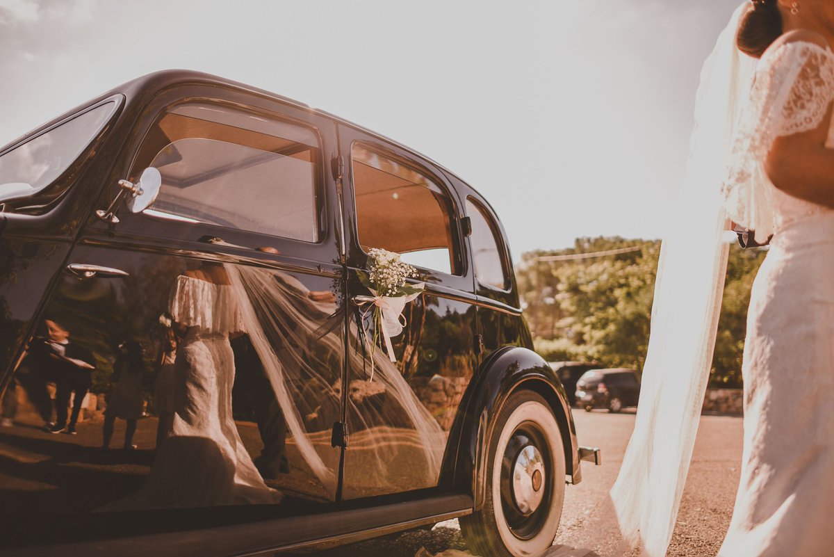 Si te casas en #Ibiza este año y estás con los detalles del evento, cuenta con #DipesaGroup para el transporte, encontraremos la mejor opción para ti ➡ ow.ly/LVR250GGUv8 #DipesaGroup #Eivissa