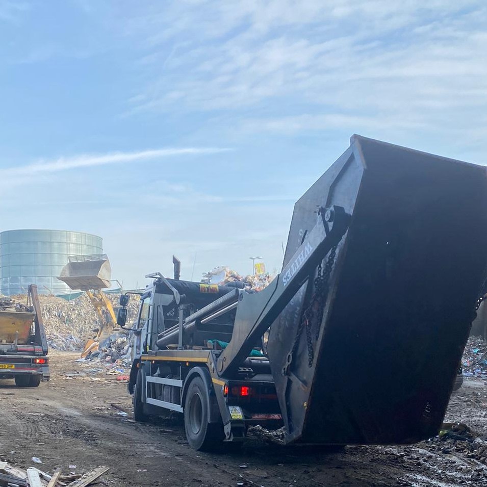 white__waste's tweet photo. One in, one out, that's a great way to start the day! π
We have a wide variety of skip sizes at White Skip Hire, fit for all sorts of jobs. π οΈ
From domestic to commercial skip needs, we've got you covered. β
π² 07455 750 364
#SkipHire #WasteClearance #SkipSize #WhiteSkips https://t.co/O8A6wfA9ig