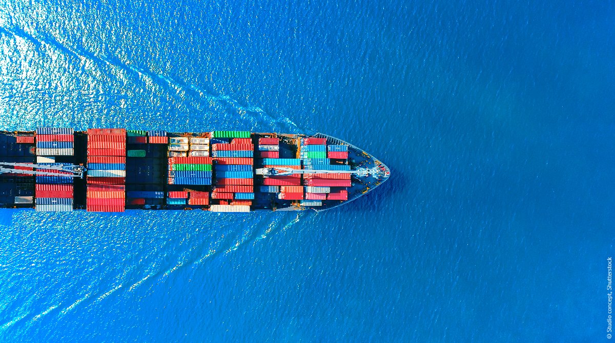 ⛴️ Maritime transport is the backbone of trade.

But #DYK it releases 9⃣4⃣0⃣ m tonnes of #CO2 each year? Making ships more #ecofriendly is key to achieving our goals.

🛩️ The <a href="/AIRCOATProject/">AIRCOAT #H2020 🇪🇺</a> aims to reduce emissions by making the boats fly. 

More 👉 europa.eu/!chhVYq