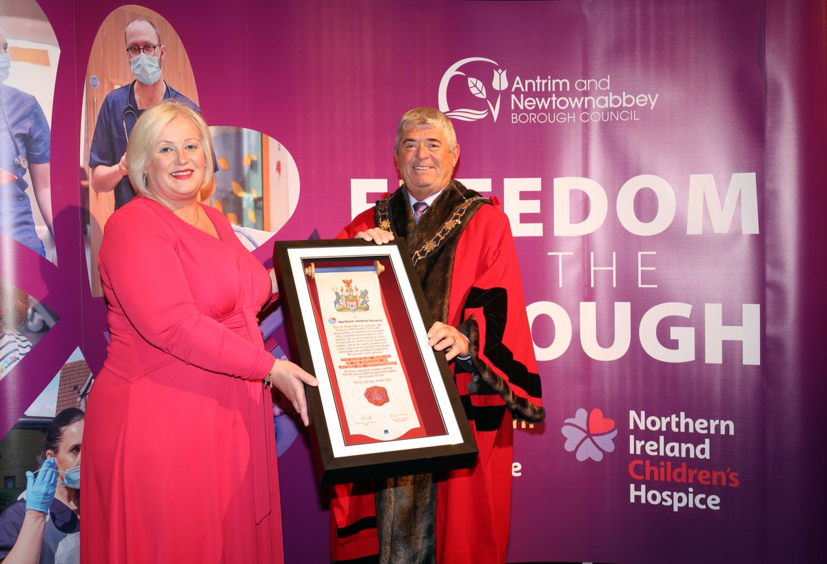 cllrbwebb's tweet photo. 🎉🏆 I was honoured to bestow the Freedom of the Borough award on @NIHospice at a very special event yesterday, in recognition of the outstanding palliative care the charity provides and the support it offers to families. 🎉🏆 https://t.co/B7WAEeBUM0