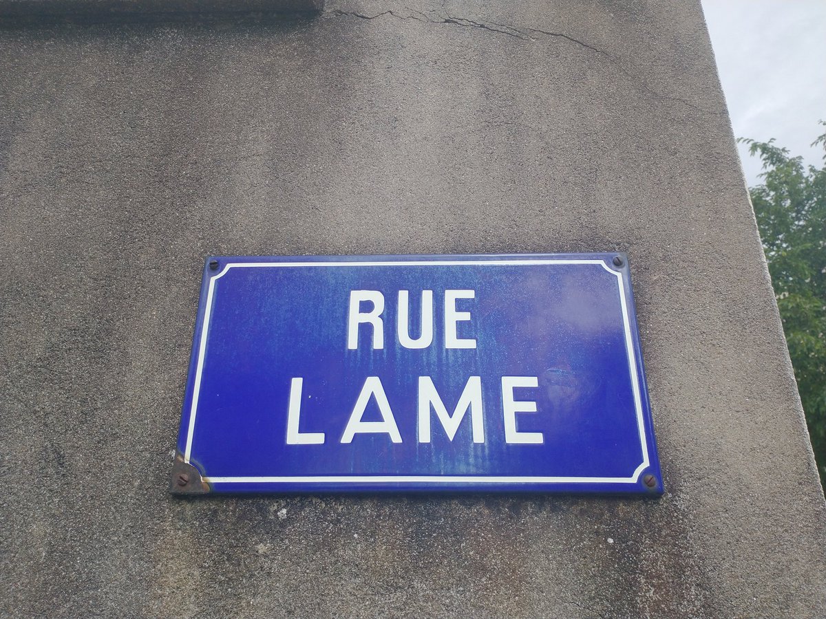 mdr j'ai trouvé la rue des mains steve et  yoshi