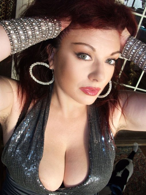 Miei amici porcelloni vi aspetto sul mio https://t.co/kX3VYPhsNr per tanti contenuti senza censura 🔥👄<a href="/tag/online"class="tags"><span>#online</span></a><a href="/tag/famosa"class="tags"><span>#famosa</span></a><a href="/tag/attrice"class="tags"><span>#attrice</span></a><a href="/tag/giornale"class="tags"><span>#giornale</span></a><a href="/tag/quotidiano"class="tags"><span>#quotidiano</span></a>