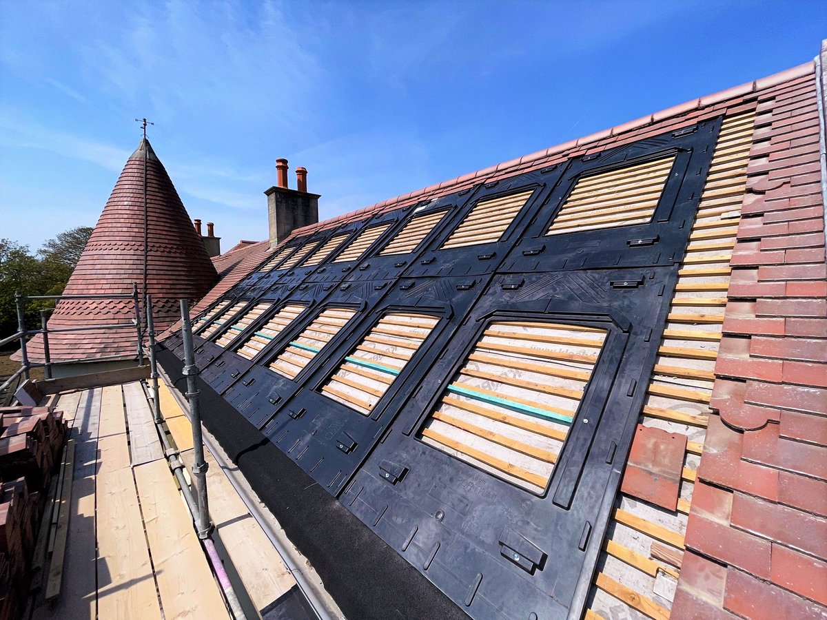 sunworksci's tweet photo. An insightful before and after photo of our latest, beautifully finished job that consists of 39 REC Twin Peak 4 panels, integrated into this clients roof - just in time for Summer!

If you're interested in Solar, please get in touch.

#SOLAR #summer https://t.co/pRJ7CPKfxc