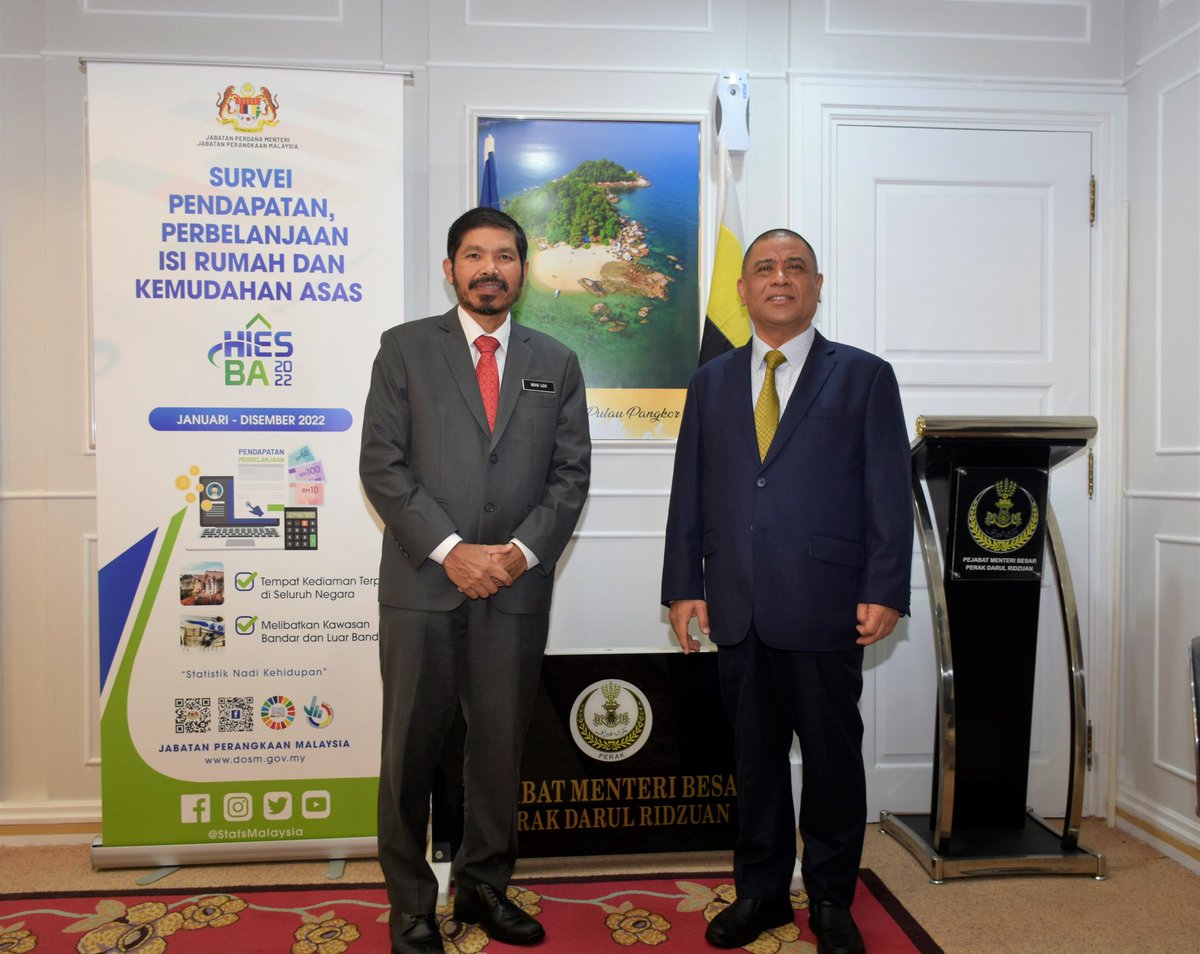 Dr_Uzir's tweet photo. Alhamdulillah, pada hari ini membentangkan cadangan penubuhan Majlis Statistik dan Data peringkat Negeri dan Daerah kepada YAB Dato' Seri Saarani bin Mohamad, Menteri Besar Perak dan Ahli Majlis Mesyuarat Kerajaan Negeri Perak.
#DOSM
#PSSN
#MSDN
#MSDNgW
#MSDD
#HIESBA2022
#KPDOSM https://t.co/pvvSMga8XA