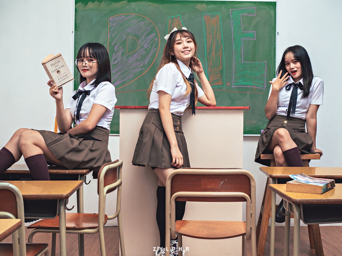 zylphr's tweet photo. DNE X YMG Collaboration

@ashleycloud31, @faithshanrae, Shaina and Shaira (@Na_RaDuran) of DNE

#DNE #YMG #Ash #AshleyCloud #Faith #FaithShanrae #Shaina #Shaira #DuranTwins https://t.co/TO3ZaF1Wrf