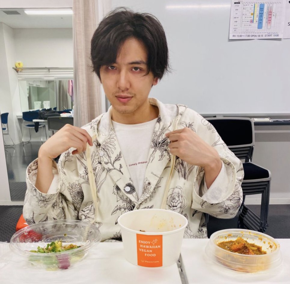 お気に入りの花柄パーカー見つかってよかったよかったとなってたところ