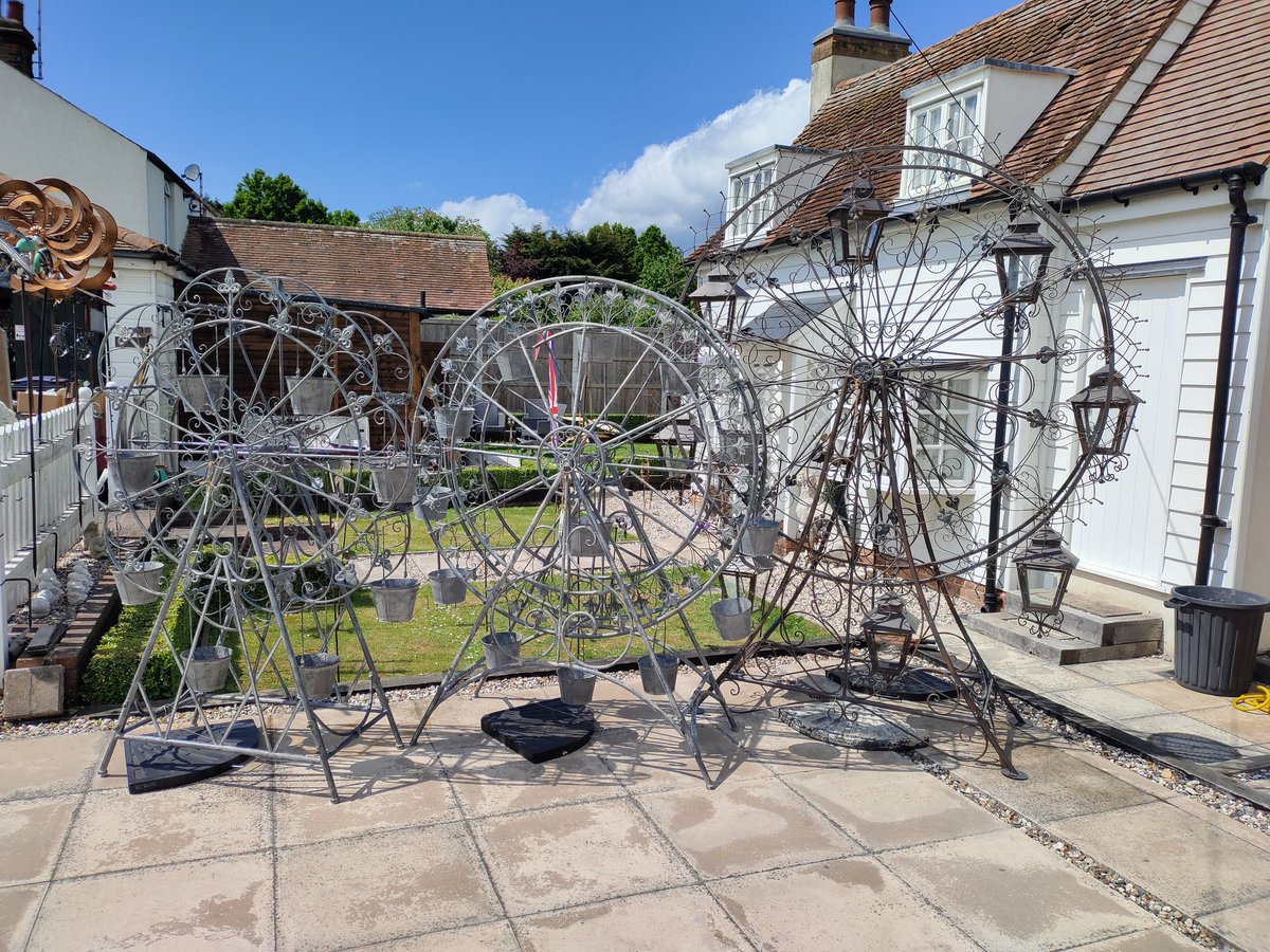 OrnamentUk's tweet photo. Lovely Ferris Wheels in stock May 2022 https://t.co/Ywl78VcWH4