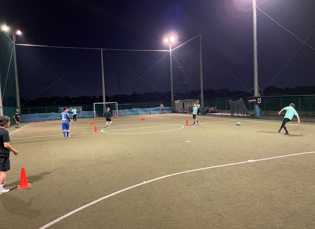 SpaerFootballA1's tweet photo. 2022/5/24(火)
《大人のサカスク》

ご参加頂いた皆様、ありがとうございました✨🙇‍♂️

次回の大人のサカスクは、
5月31日(火)20:30〜22:00、
HIRO futsal field(枚方市大峰東町1-3768)にて開催致します🔥💪

皆様のご参加をお待ちしております⚽️☺️

#大人のサッカースクール
#大人のサッカー 
#枚方 https://t.co/0VRjaotOdG