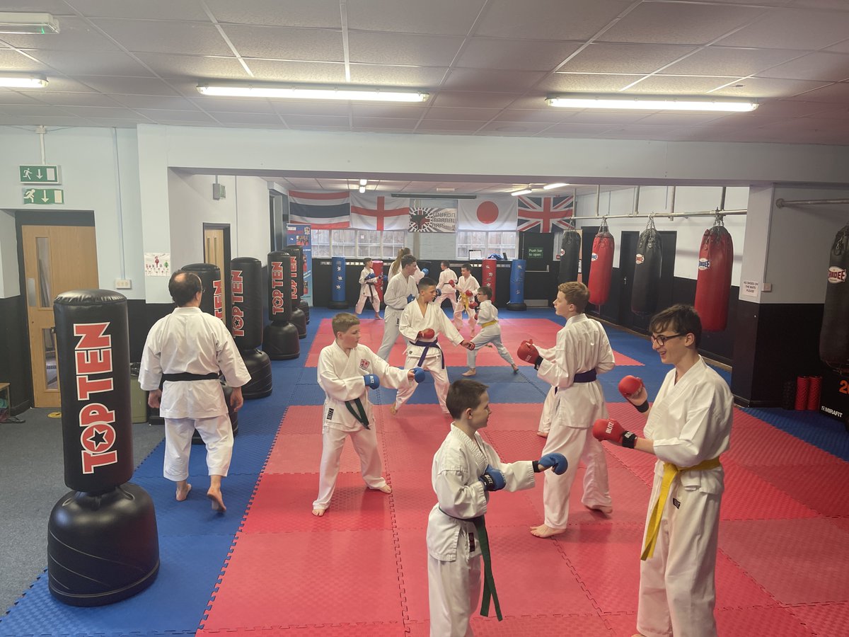 ToukonMA's tweet photo. 𝟰 𝗪𝗘𝗘𝗞 𝗞𝗔𝗥𝗔𝗧𝗘 𝗖𝗢𝗨𝗥𝗦𝗘🥋
𝗖𝗼𝗺𝗶𝗻𝗴 𝗦𝗢𝗢𝗡!
Separate classes specifically designed for beginners 4-6yrs &amp; 7-12yrs
𝗜𝗺𝗽𝗿𝗼𝘃𝗲-
• fitness and long-term health ✅
• confidence and social skills ✅
• focus and concentration ✅ https://t.co/hbvPyJn645