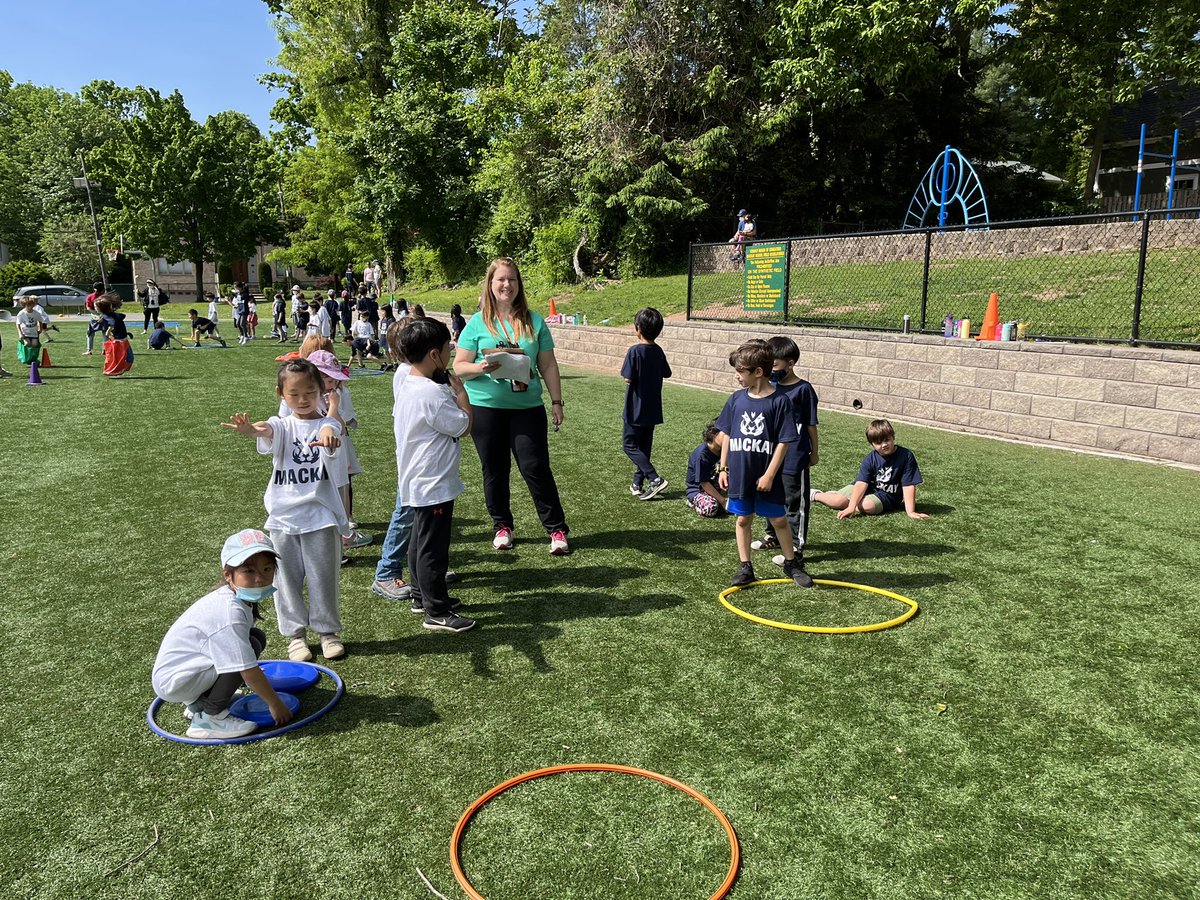 BBH_Yoo's tweet photo. Field Day Fun! #TeamMackay https://t.co/RcDjwtJeQj