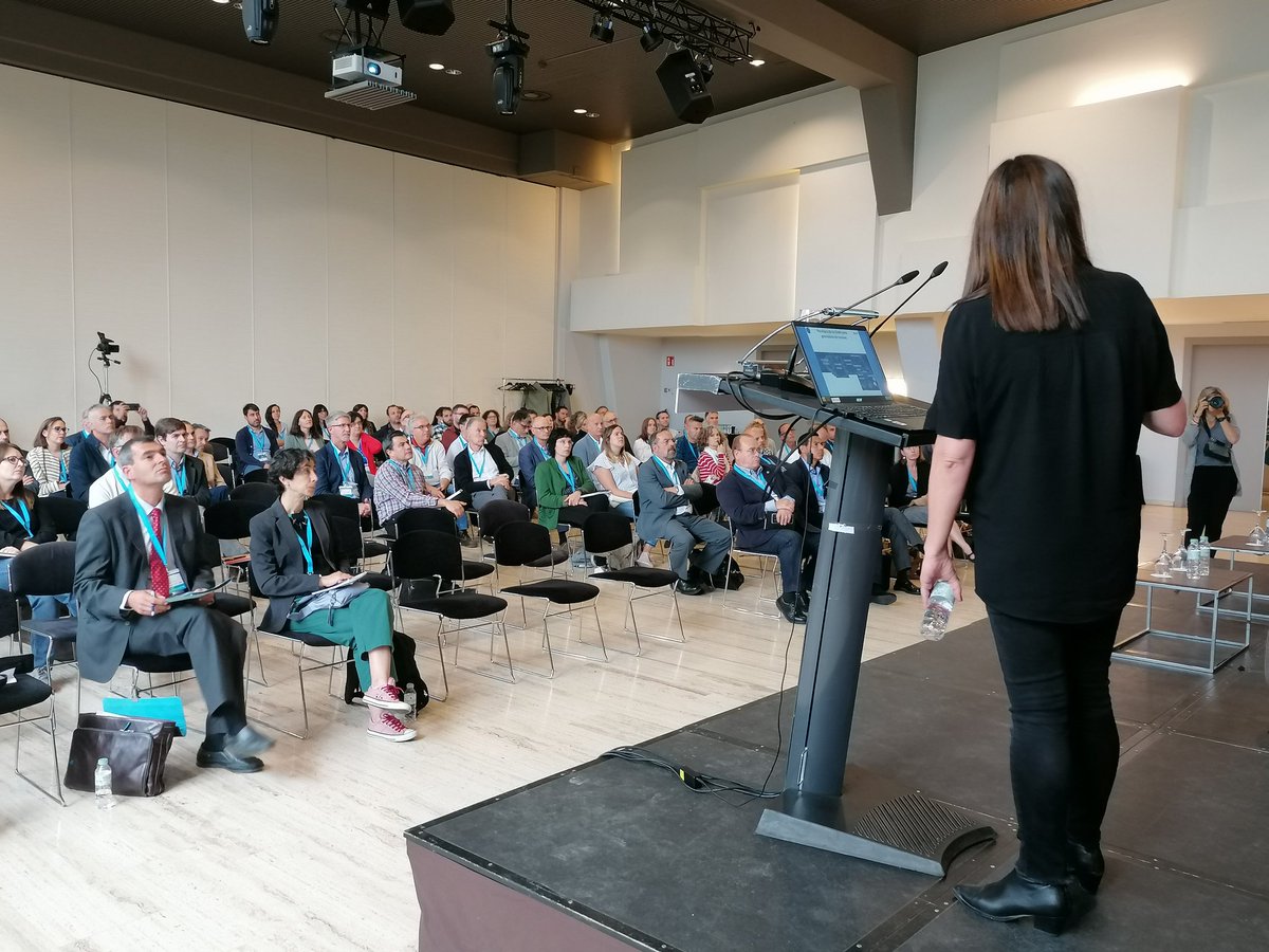consorcibesos's tweet photo. 📢🎙️Darrera ponència de #jornadaBioVO. Explicació del projecte a càrrec de Begoña Martínez, cap de Territori del@consorcibesos, i de Vanessa Abad, directora de Tractament de @cresidusvo. https://t.co/hGTlJTtA1M